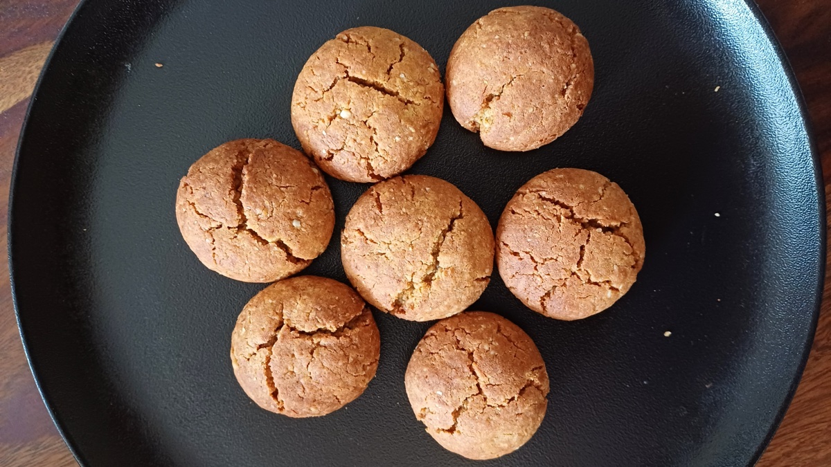 Sattu Kesar Cookies
